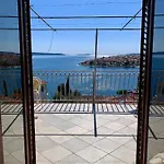 Mira