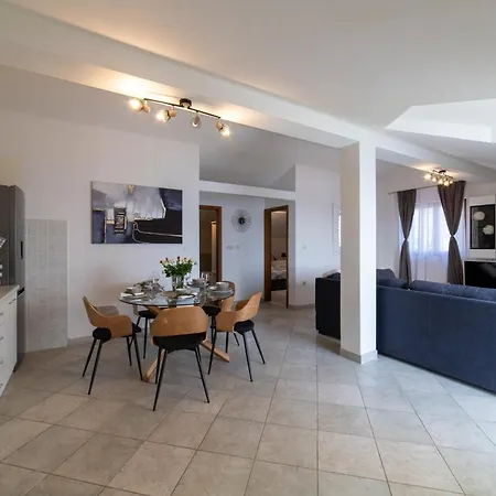 Mira Apartmán Trogir