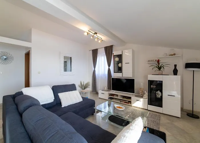 Mira Apartment