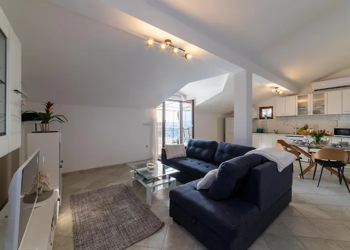 Mira Apartment