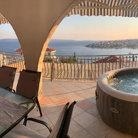 Mira Apartman