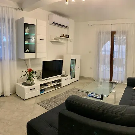 아파트 Apartments Mira Hot Tub Sea View Parking *