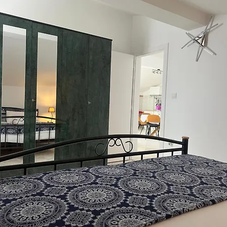 Mira Hot Tub Sea View Parking * Trogir