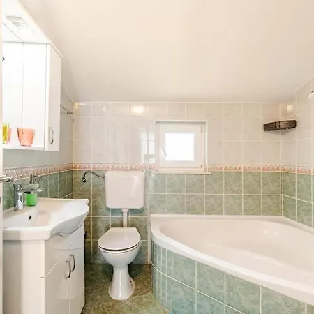 Mira Hot Tub Sea View Parking * Trogir