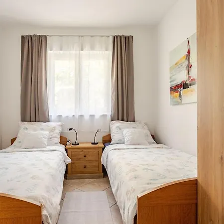 Mira Hot Tub Sea View Parking * Trogir